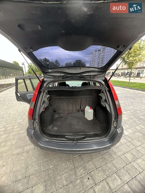 Хэтчбек Ford Fusion 2004 в Ивано-Франковске