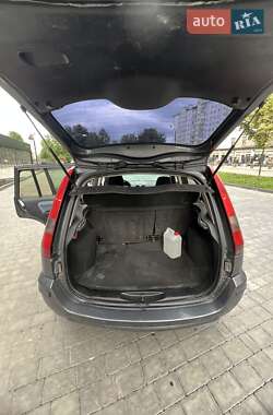 Хэтчбек Ford Fusion 2004 в 