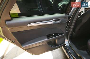 Седан Ford Fusion 2015 в 