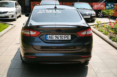 Седан Ford Fusion 2015 в 