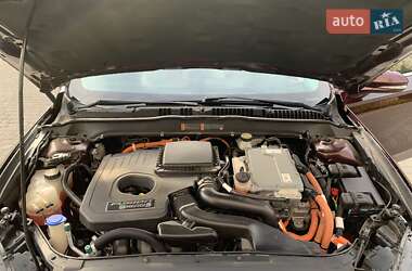Седан Ford Fusion 2016 в 
