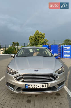 Седан Ford Fusion 2016 в 