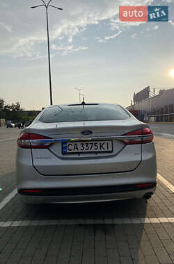 Седан Ford Fusion 2016 в 