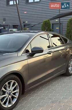 Седан Ford Fusion 2016 в 