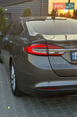 Седан Ford Fusion 2016 в 