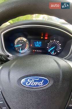 Седан Ford Fusion 2013 в 