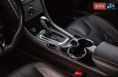 Седан Ford Fusion 2013 в 