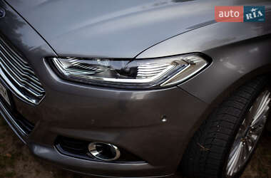 Седан Ford Fusion 2013 в 
