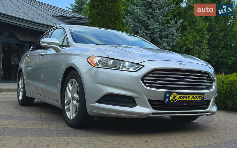Седан Ford Fusion 2015 в 