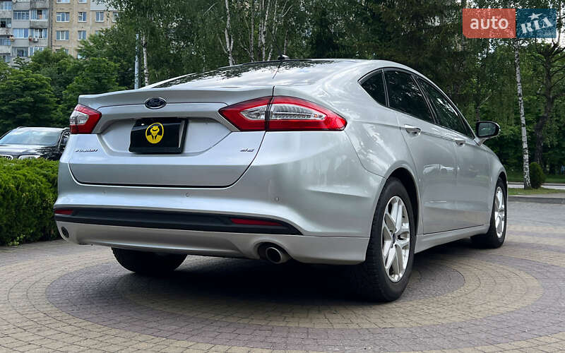 Седан Ford Fusion 2015 в Львове