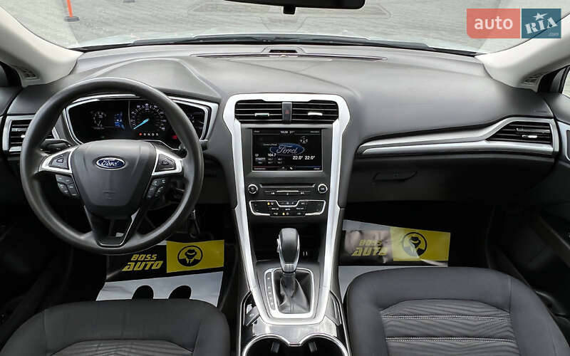 Седан Ford Fusion 2015 в Львове