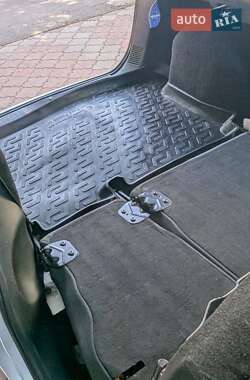 Хэтчбек Ford Fusion 2010 в 