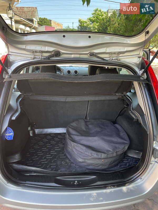 Хэтчбек Ford Fusion 2010 в Черкассах