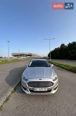 Седан Ford Fusion 2016 в 