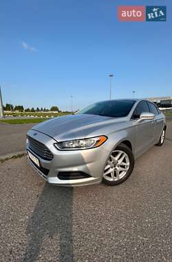 Седан Ford Fusion 2016 в 