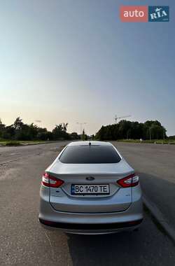 Седан Ford Fusion 2016 в 