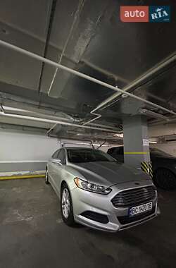 Седан Ford Fusion 2016 в 
