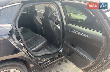 Седан Ford Fusion 2015 в 