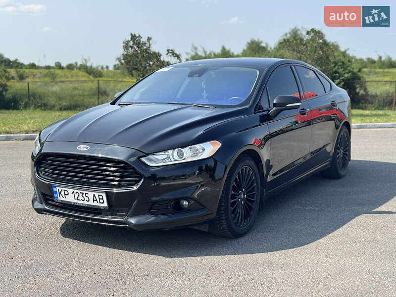 Седан Ford Fusion 2013 в 