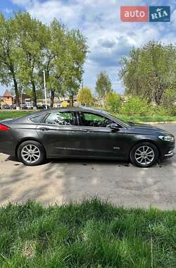 Седан Ford Fusion 2018 в 