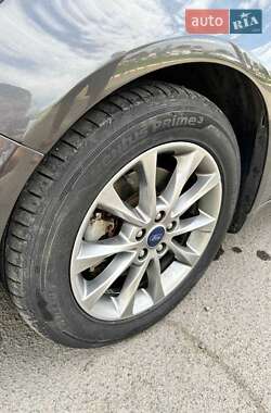 Седан Ford Fusion 2018 в 