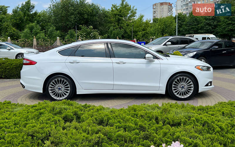Седан Ford Fusion 2015 в Львові