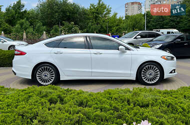 Седан Ford Fusion 2015 в 