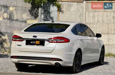 Седан Ford Fusion 2016 в 