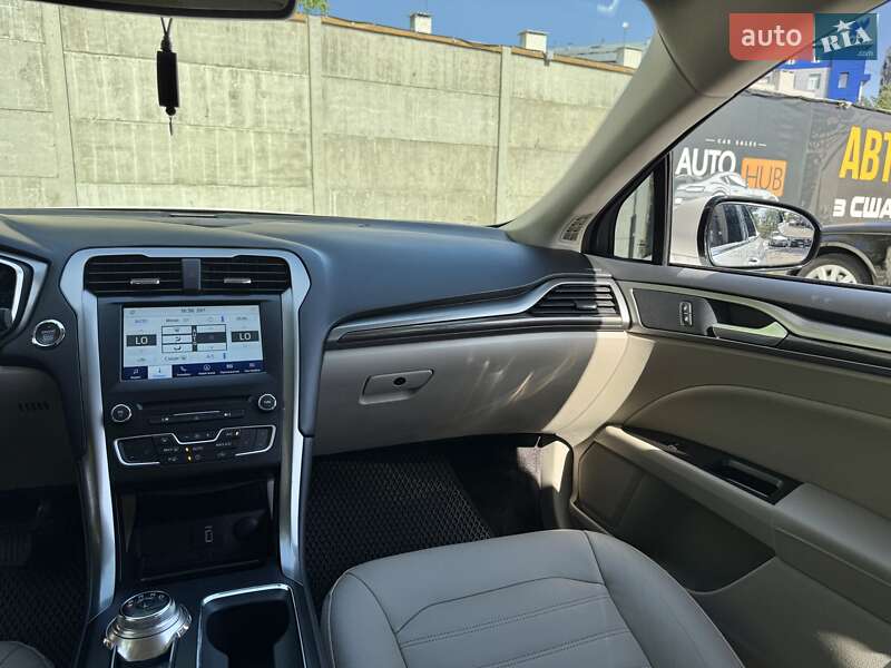 Седан Ford Fusion 2016 в Харкові