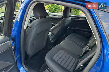 Седан Ford Fusion 2017 в 