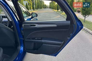 Седан Ford Fusion 2017 в 