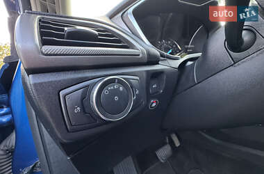 Седан Ford Fusion 2017 в 