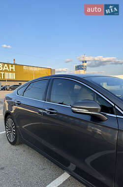 Седан Ford Fusion 2016 в 