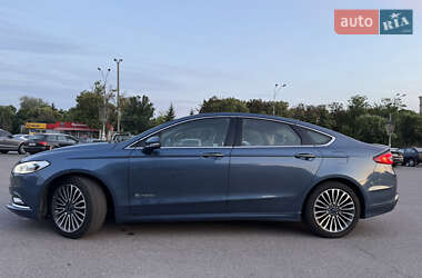 Седан Ford Fusion 2017 в 