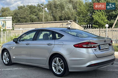 Седан Ford Fusion 2017 в 