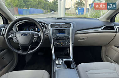 Седан Ford Fusion 2017 в 