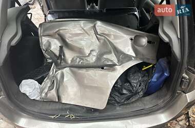 Хэтчбек Ford Fusion 2004 в 