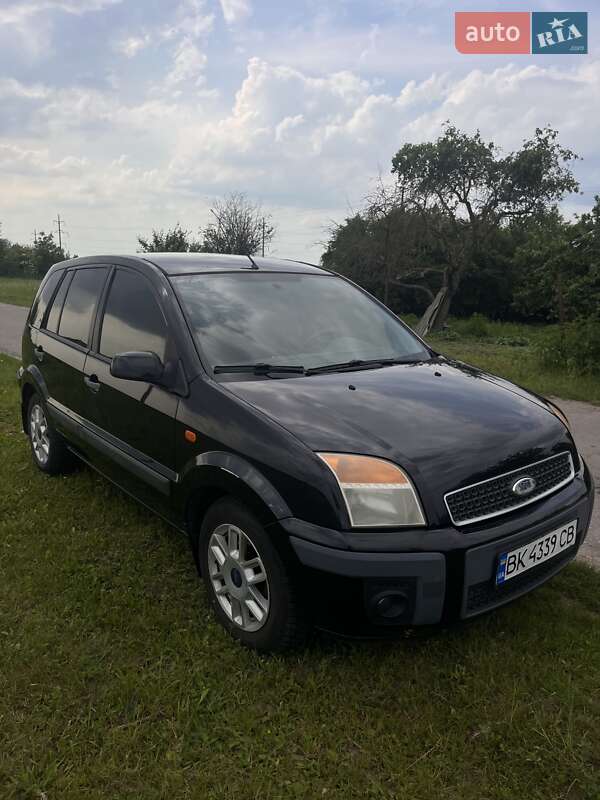 Хэтчбек Ford Fusion 2008 в Ровно