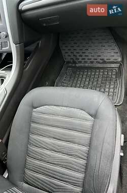 Седан Ford Fusion 2016 в 