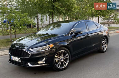 Седан Ford Fusion 2018 в 