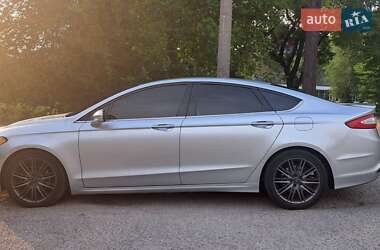 Седан Ford Fusion 2015 в 
