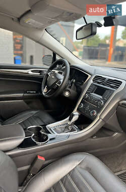 Седан Ford Fusion 2014 в 