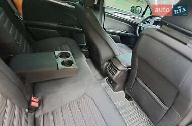 Седан Ford Fusion 2015 в 