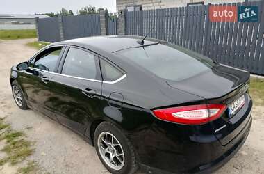 Седан Ford Fusion 2015 в 