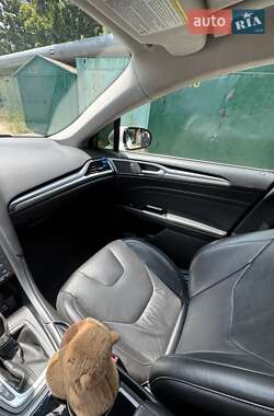 Седан Ford Fusion 2013 в 