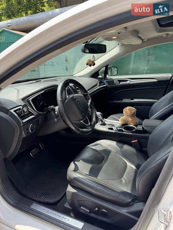 Седан Ford Fusion 2013 в Одесі