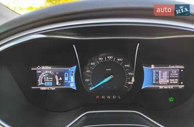 Седан Ford Fusion 2015 в 