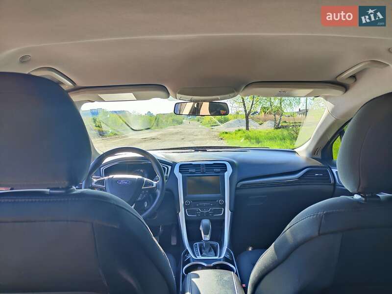 Седан Ford Fusion 2015 в Дрогобыче
