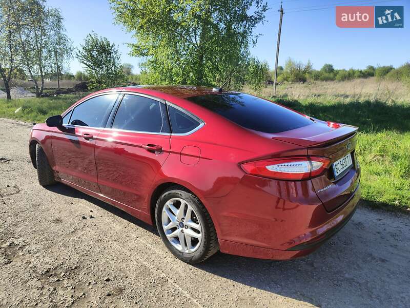 Седан Ford Fusion 2015 в Дрогобыче