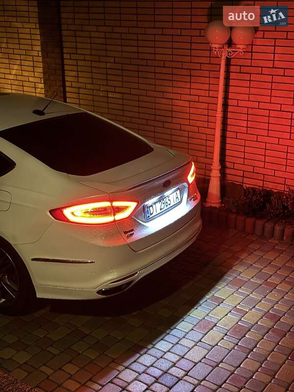 Седан Ford Fusion 2013 в Одесі